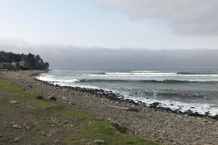The Cove - Um dos locais de surf mais populares e movimentados de Oregon |  Foto: Steve Brown