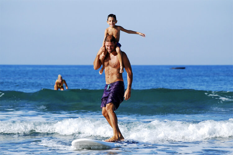 Surfistas: a diversão aumenta com a idade |  Foto: Creative Commons