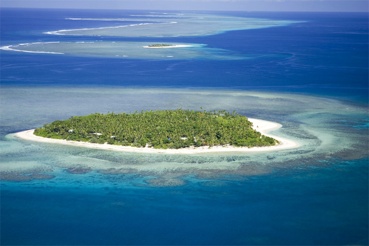 Tavarua: uma ilha de 29 acres em forma de coração localizada a cinco milhas da costa oeste de Viti Levu, Fiji |  Foto: Creative Commons