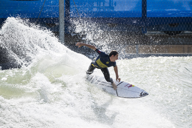 Leonardo Fioravanti: Destrua uma parede líquida no Surf Ranch |  Foto: Cestari / WSL