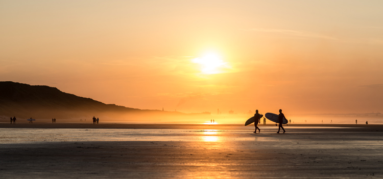 Surf: não precisas de muito para te divertires |  Foto: Shutterstock