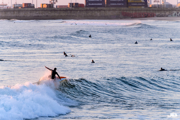 Matosinhos: Férias portuguesas oferecem ondas para surfar mais de 300 dias por ano |  Foto: Creative Commons