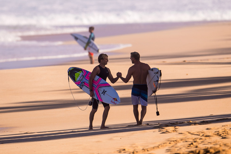 Surfistas: ondas em todos os continentes |  Foto: Red Bull