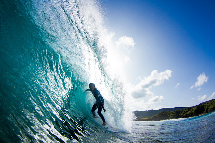 surfing japan