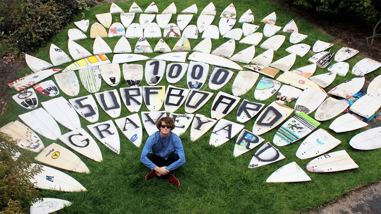 Pranchas de surf lixo: ainda um material útil para instalações de arte contemporânea |  Foto: Chris Anderson