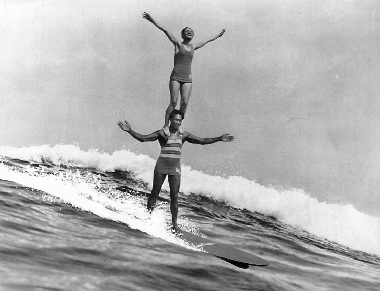 Duke Kahanamoku e Isabel Letham: Surf Tandem na Austrália
