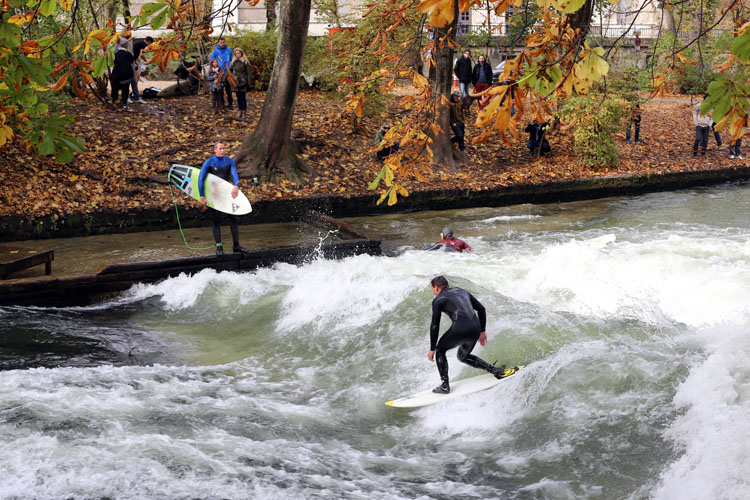 River Surf: O mundo está cheio de diversão sem fim e quebras de rio sem fim |  Foto: Shutterstock