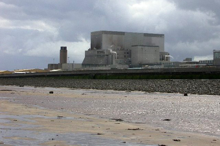 Usina nuclear de Hinkley Point B: a única das quatro ainda em operação na região |  Foto: Robin Somes / Creative Commons
