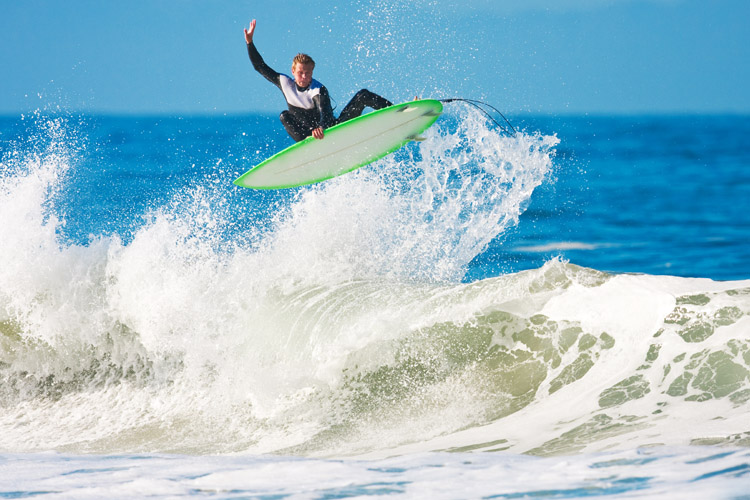 Surf: uma combinação de exercícios aeróbicos e anaeróbicos |  Foto: Shutterstock