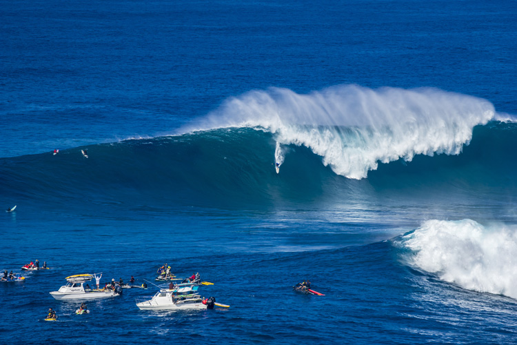 Shane Dorian: A vida é melhor em grandes ondas azuis |  Foto: Fyans / Red Bull