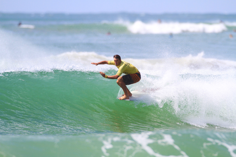 Surf de longboard: Josh Constable atinge o nariz |  Foto: Noosa Surf Festival
