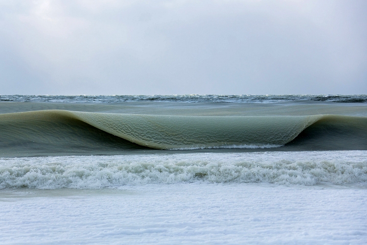 Ola Slurpee: um barril congelado no tempo |  Foto: Jonathan Nimerfroh